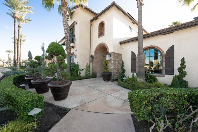 1639 E Clubhouse Drive, Fresno, CA 93730