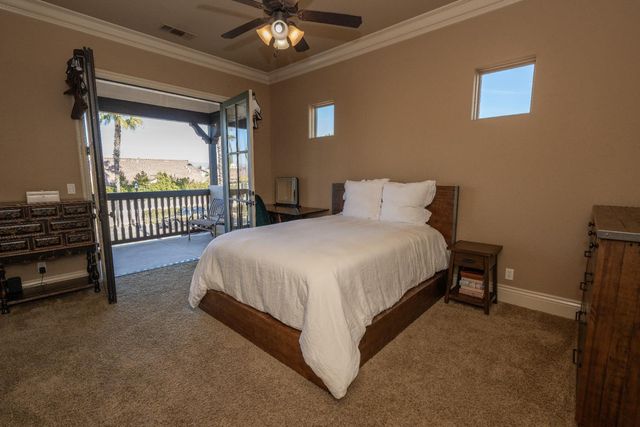 1639 E Clubhouse Drive, Fresno, CA 93730