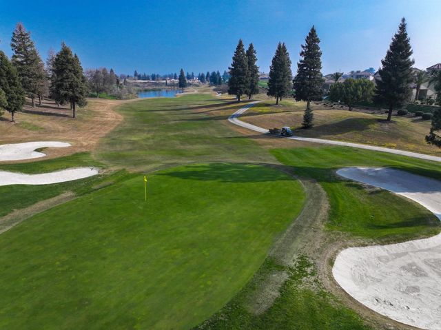 1639 E Clubhouse Drive, Fresno, CA 93730