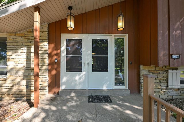 15800 Sky Cliff DRIVE, Brookfield, WI 53005