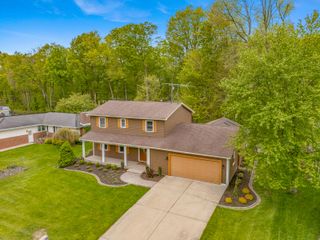 203 Mayfield Avenue, Valparaiso, IN 46383
