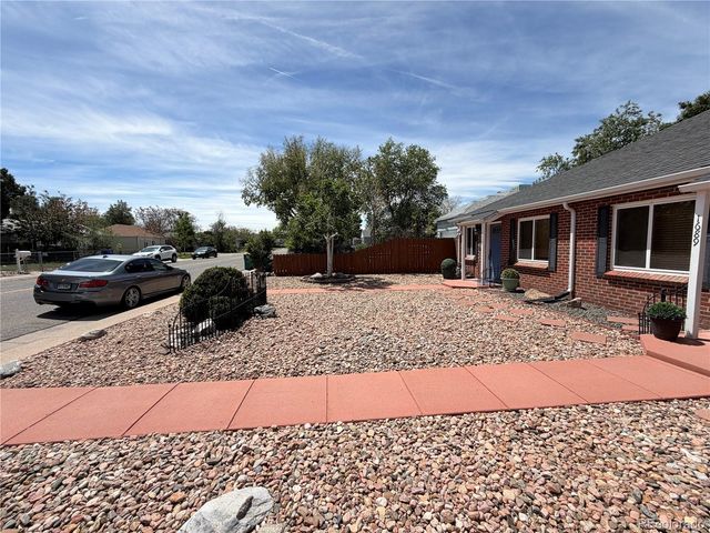 1687 Moline Street, Aurora, CO 80010
