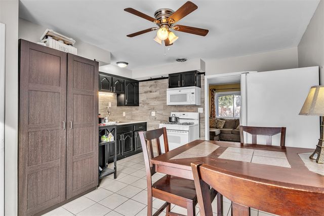 23307 Willard Avenue, Warren, MI 48089