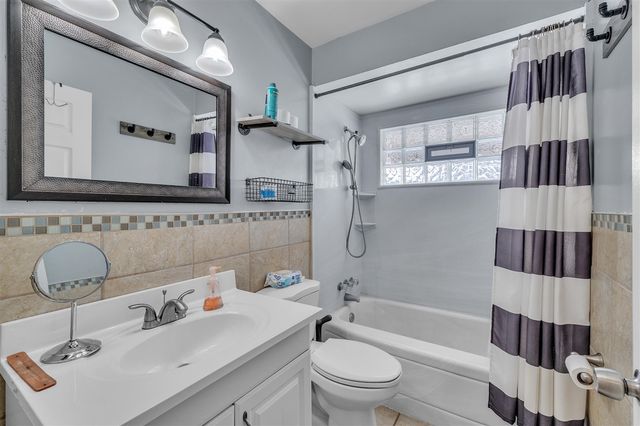 23307 Willard Avenue, Warren, MI 48089