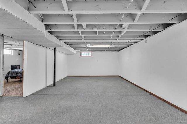 23307 Willard Avenue, Warren, MI 48089