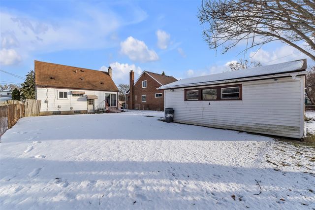 23307 Willard Avenue, Warren, MI 48089