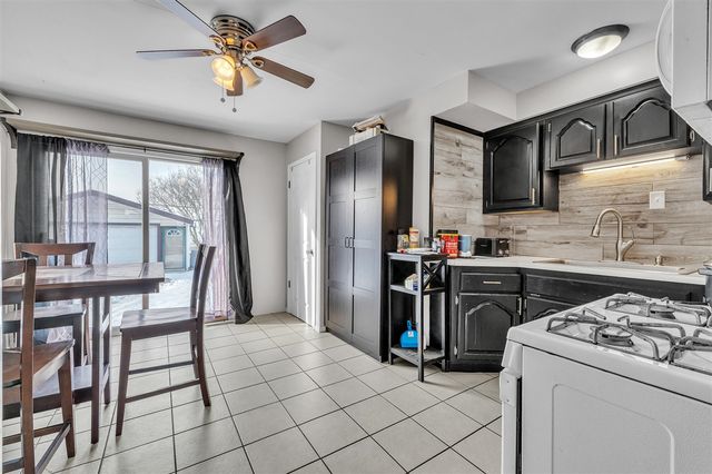 23307 Willard Avenue, Warren, MI 48089