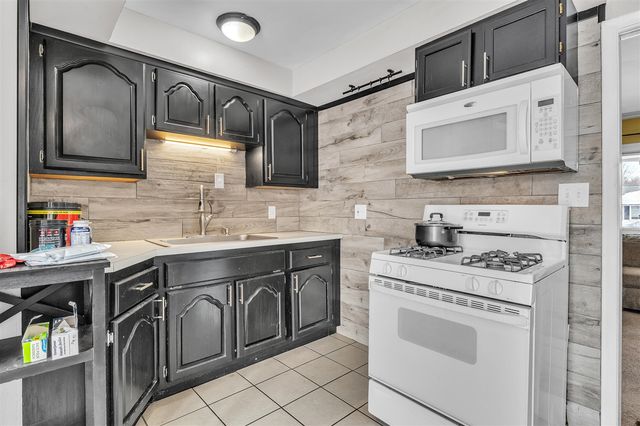 23307 Willard Avenue, Warren, MI 48089