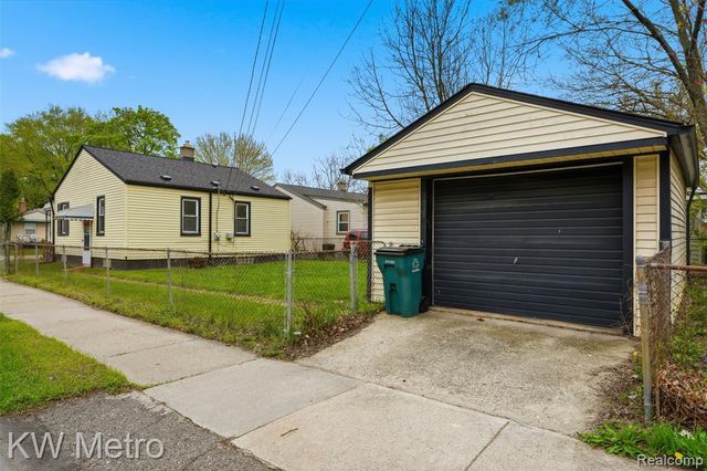 1939 Bonner Street, Ferndale, MI 48220