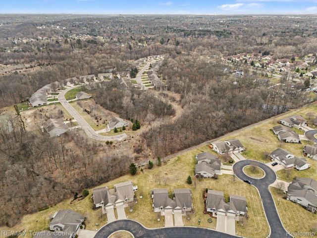 6462 Royal Club Drive, Flint Charter Township, MI 48433