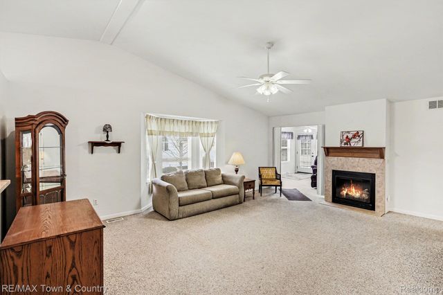 6462 Royal Club Drive, Flint Charter Township, MI 48433