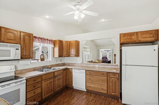 6462 Royal Club Drive, Flint Charter Township, MI 48433