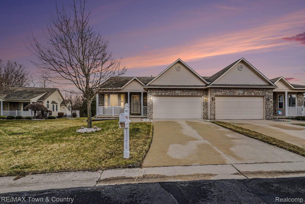 6462 Royal Club Drive, Flint Charter Township, MI 48433
