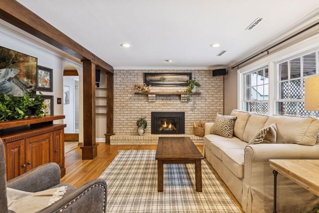 709 Riverside Drive N, Hudson, WI 54016