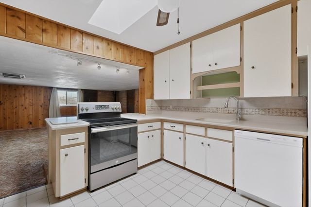 5909 Hannett Avenue NE, Albuquerque, NM 87110