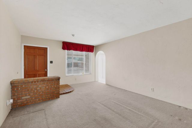 5909 Hannett Avenue NE, Albuquerque, NM 87110