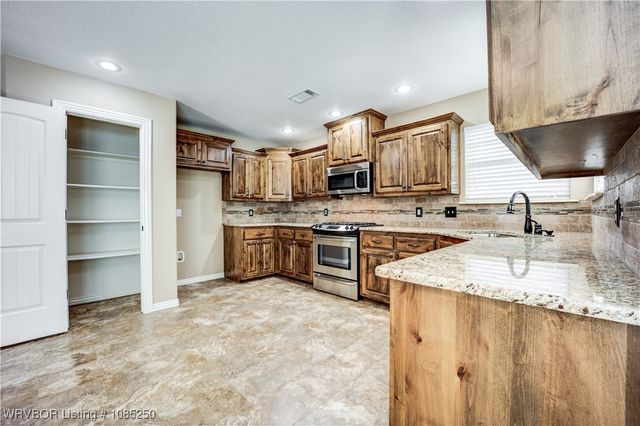 325 Copsey Drive, Van Buren, AR 72956