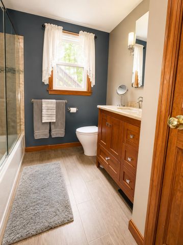 14 Shasta Drive, Londonderry, NH 03053