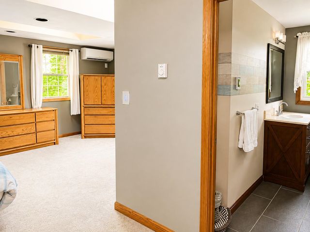14 Shasta Drive, Londonderry, NH 03053