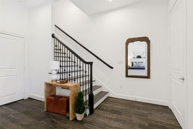 7333 Valley View Lane 604, Dallas, TX 75240