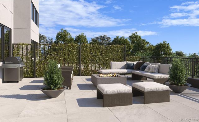 101 Searing Avenue 312, Mineola, NY 11501