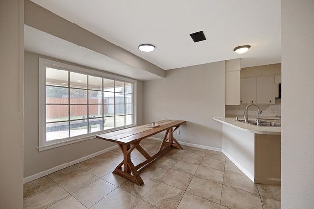 2811 Durant Dr, Midland, TX 79705