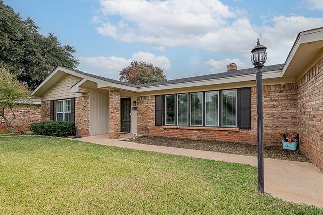 2811 Durant Dr, Midland, TX 79705