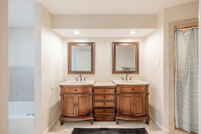 2811 Durant Dr, Midland, TX 79705