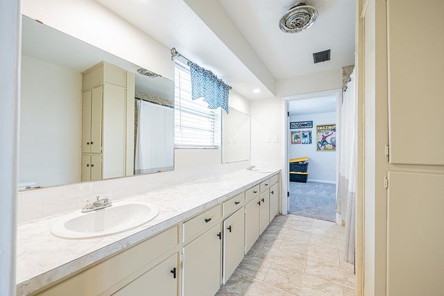 2811 Durant Dr, Midland, TX 79705