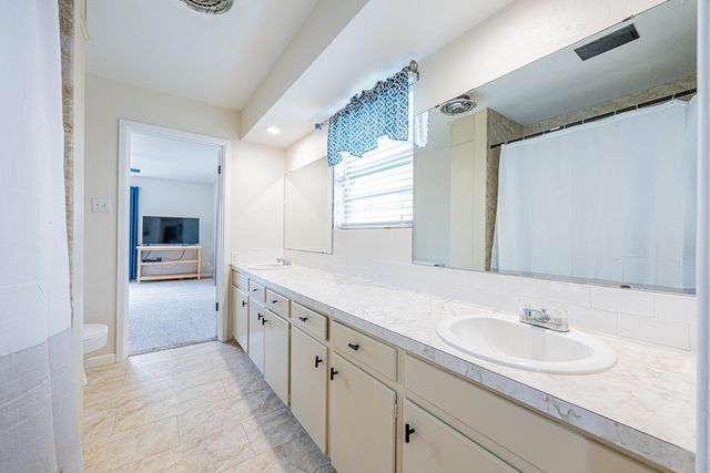 2811 Durant Dr, Midland, TX 79705