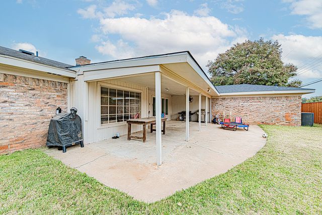 2811 Durant Dr, Midland, TX 79705