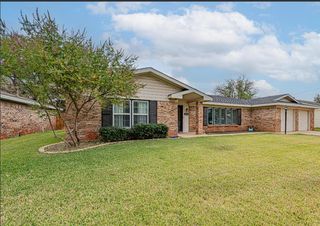 2811 Durant Dr, Midland, TX 79705