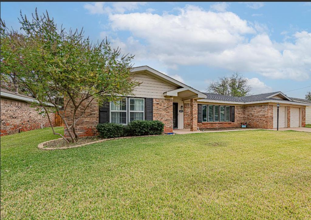 2811 Durant Dr, Midland, TX 79705