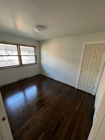 8000 N Ozark Avenue, Niles, IL 60714