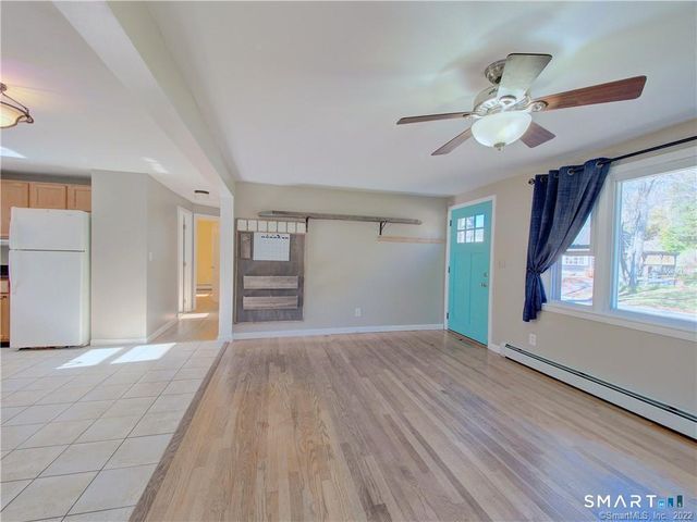 38 Pond Drive, North Stonington, CT 06359