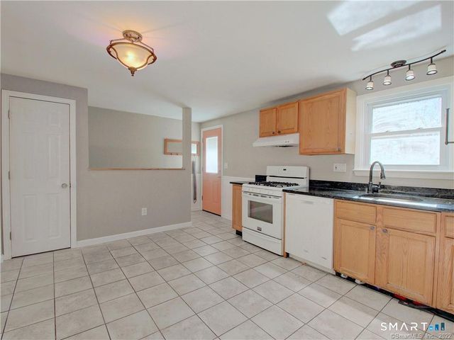 38 Pond Drive, North Stonington, CT 06359