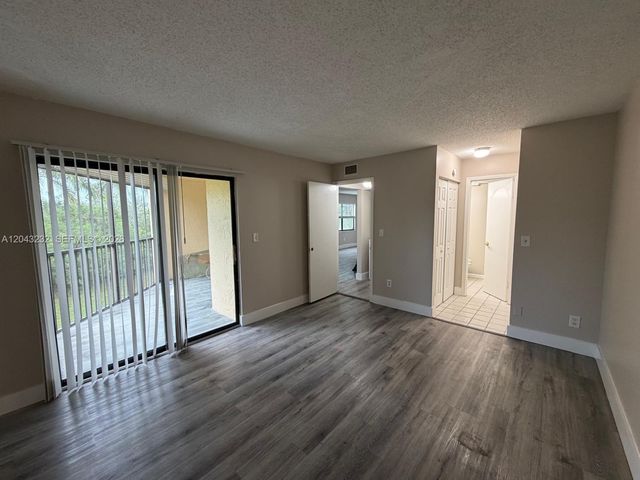 3400 Foxcroft Rd 215, Miramar, FL 33025
