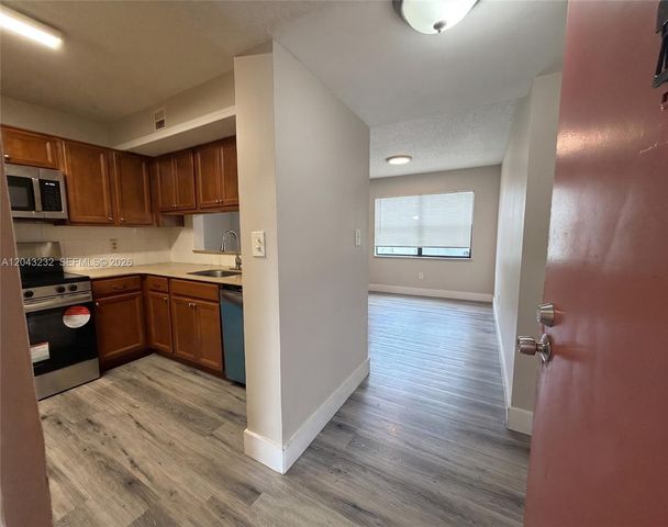 3400 Foxcroft Rd 215, Miramar, FL 33025