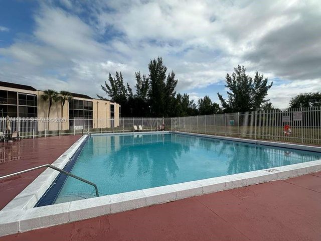 3400 Foxcroft Rd 215, Miramar, FL 33025