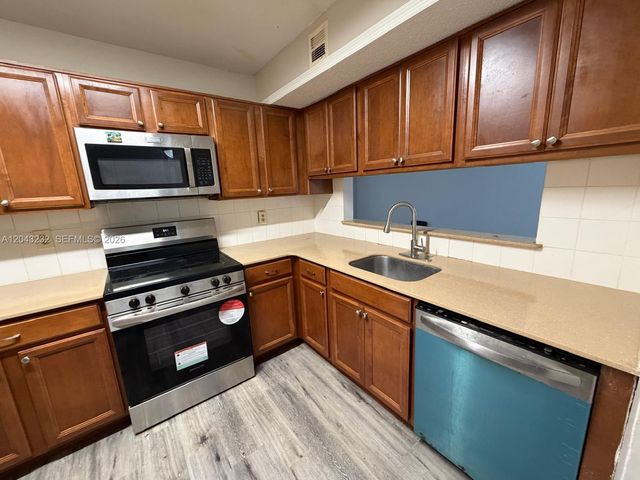 3400 Foxcroft Rd 215, Miramar, FL 33025