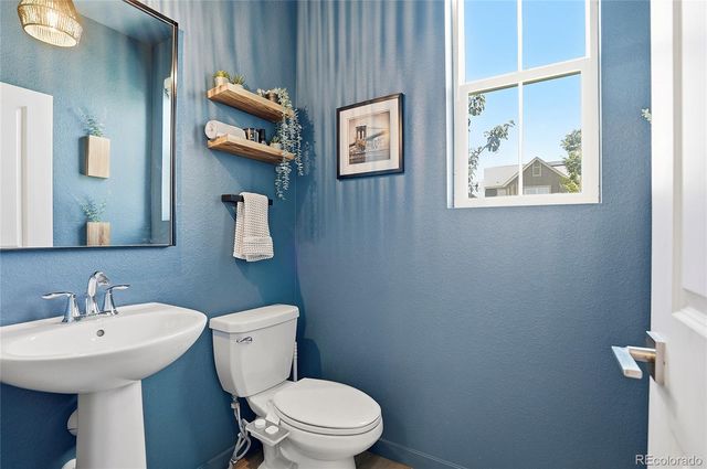 855 S Elk Way, Aurora, CO 80018