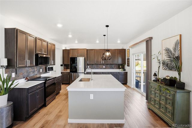 855 S Elk Way, Aurora, CO 80018