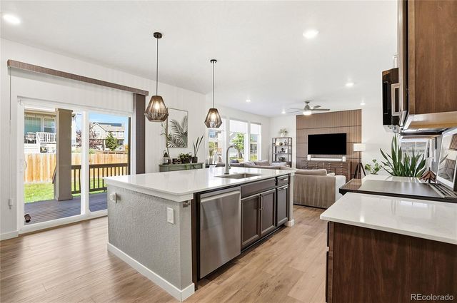 855 S Elk Way, Aurora, CO 80018
