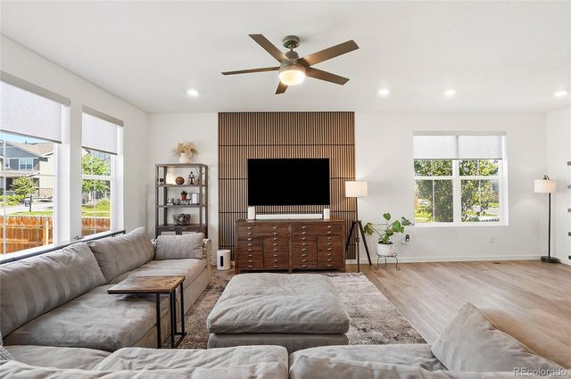 855 S Elk Way, Aurora, CO 80018