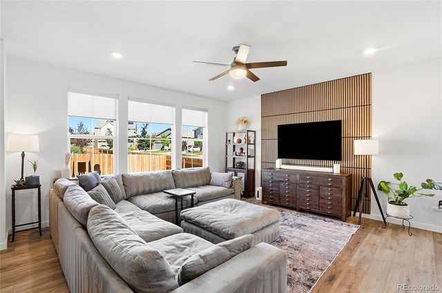855 S Elk Way, Aurora, CO 80018