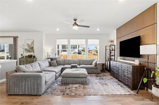 855 S Elk Way, Aurora, CO 80018