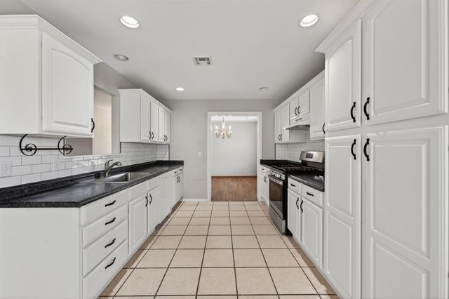 12127 SW 4th Street, Yukon, OK 73099