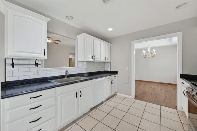 12127 SW 4th Street, Yukon, OK 73099