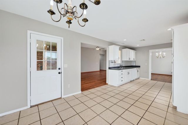 12127 SW 4th Street, Yukon, OK 73099