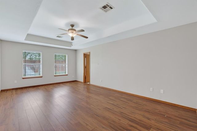 12127 SW 4th Street, Yukon, OK 73099